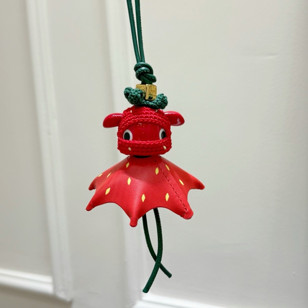 LOEWE Strawberry Elf Crochet Leather Bag Charm Pendant - Picture 10 of 10